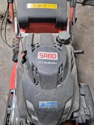 Grasmaaier, rood/zwart